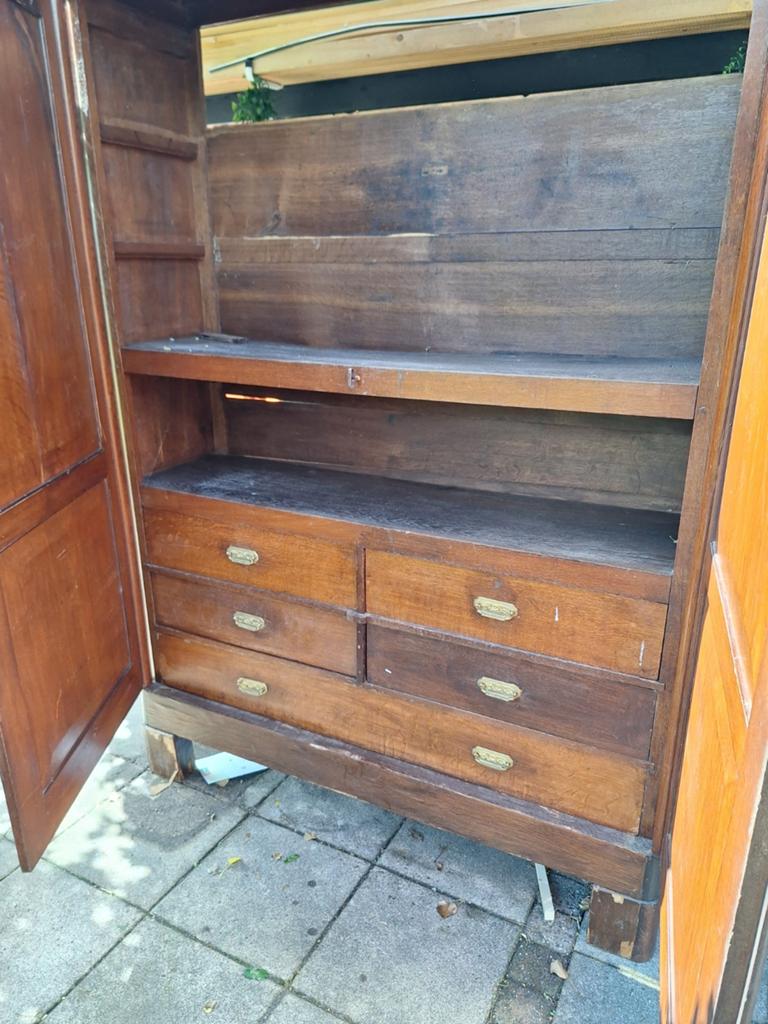 Mahoniehouten twee deurs linnenkast., Ophalen