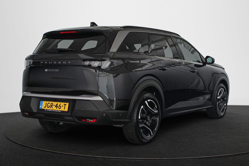 Peugeot e-5008 Allure Avantage 73 kWh 7p. Seat Pack Trekhaak, Gebruikt, 213 pk, Zwart, Origineel Nederlands