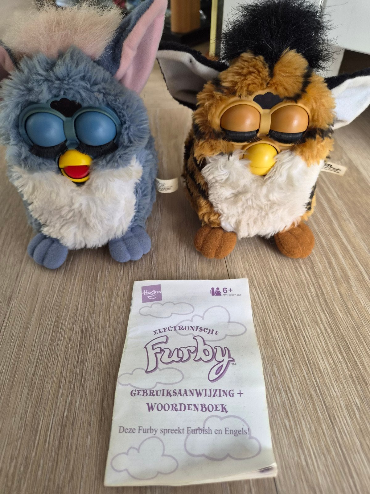 2 originele Furby's met handleiding, Ophalen of Verzenden, Jongen of Meisje