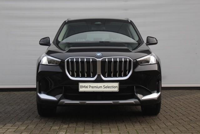BMW X1 xDrive25e xLine Automaat / Sportstoelen / Achteruitri, 136 pk, Met garantie (alle), Zwart, Bedrijf