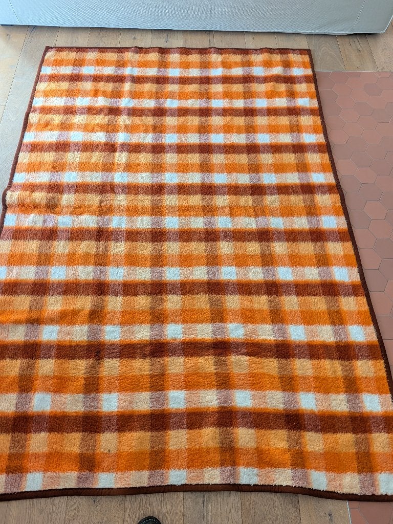 Vintage AaBe Dralon deken - Oranje geruit 160x225cm, Huis en Inrichting, Ophalen, Gebruikt, 150 tot 200 cm, 200 cm of meer