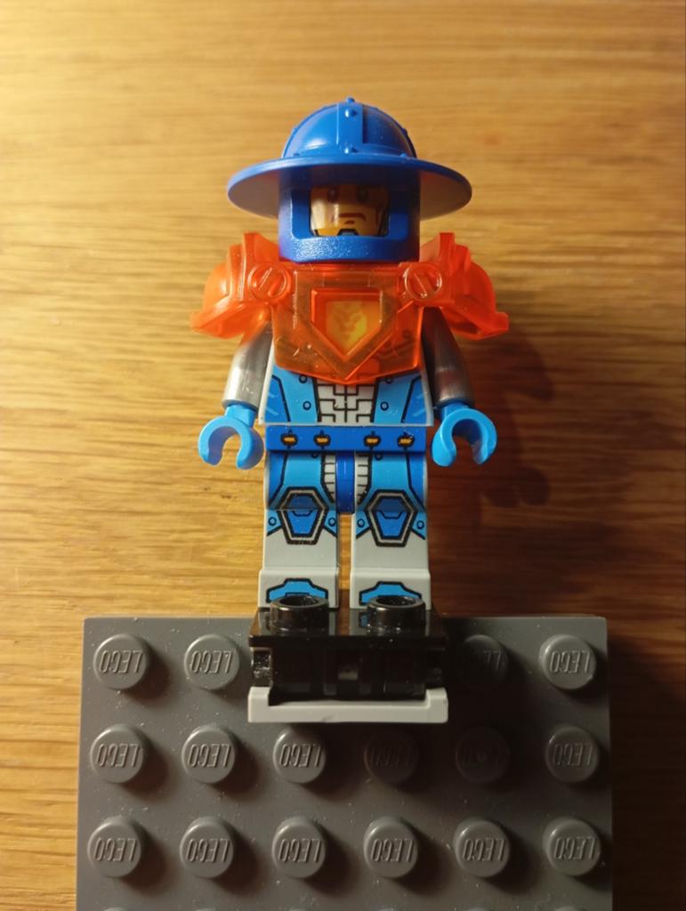 Lego Nexo Knights Royal Soldier (nex074), Verzamelen, Ophalen, Zo goed als nieuw