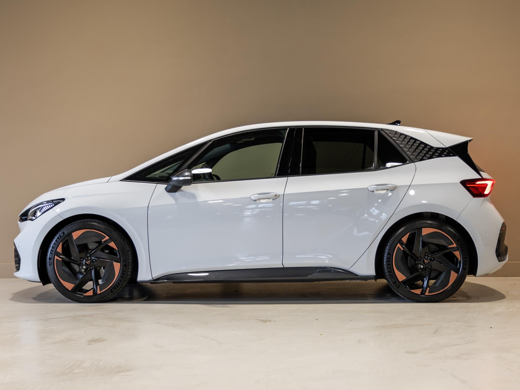 CUPRA Born Copper Edition One 62 kWh SOH 91% / 204pk / Panor, Auto's, Automaat, Dealer onderhouden, Achterwielaandrijving, Gebruikt