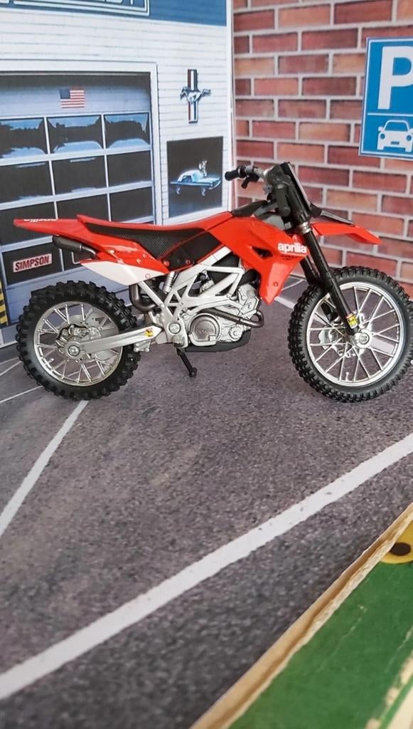 Aprilia crossmotor schaalmodel - Rood/Zwart, Overige merken, 1:32 tot 1:50, Overige typen, Ophalen of Verzenden