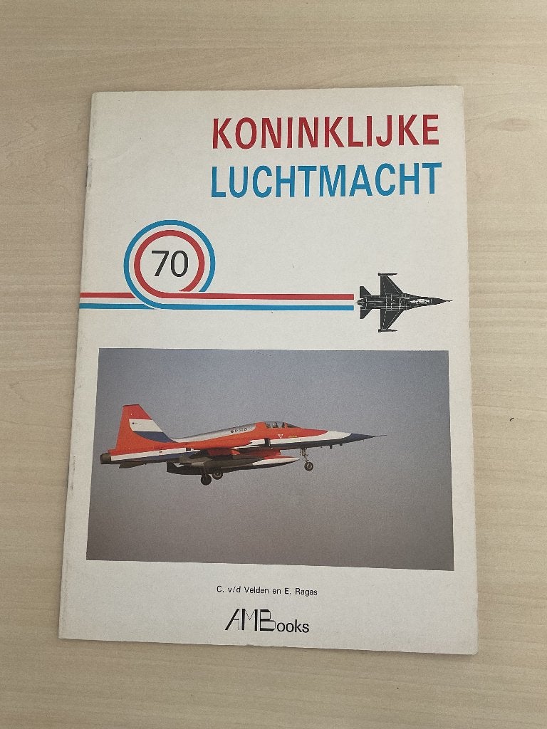 Klu Luchtmacht 70 jaar boek, Verzamelen, Ophalen of Verzenden, Zo goed als nieuw, Boek of Tijdschrift