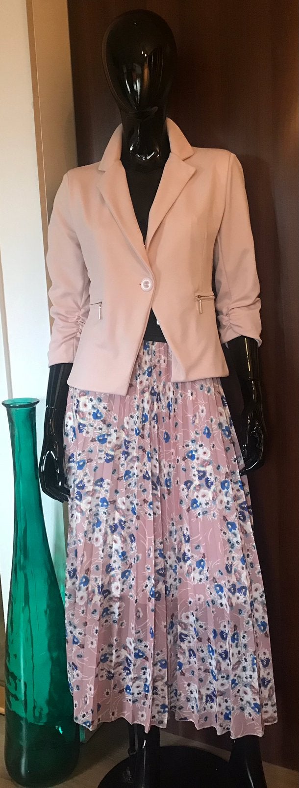Luxe set plissé rok met blazer in roze gebloemd maat L (40), Kleding | Dames, Jasjes, Kostuums en Pakken, Nieuw, Kostuum of Pak