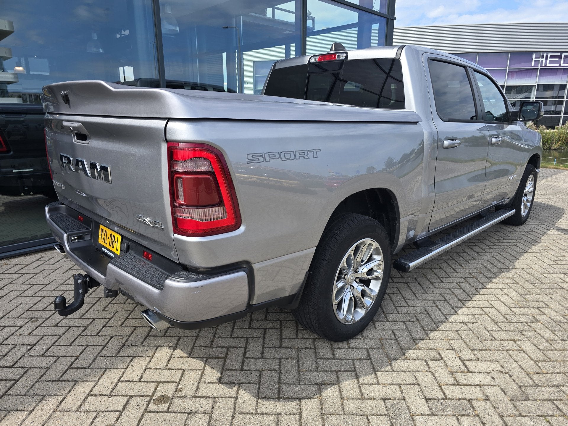 Dodge Ram 1500 5.7 V8 Laramie Sport | 26.968 KM! | Trekhaak, Automaat, Gebruikt, 5654 cc, 402 pk