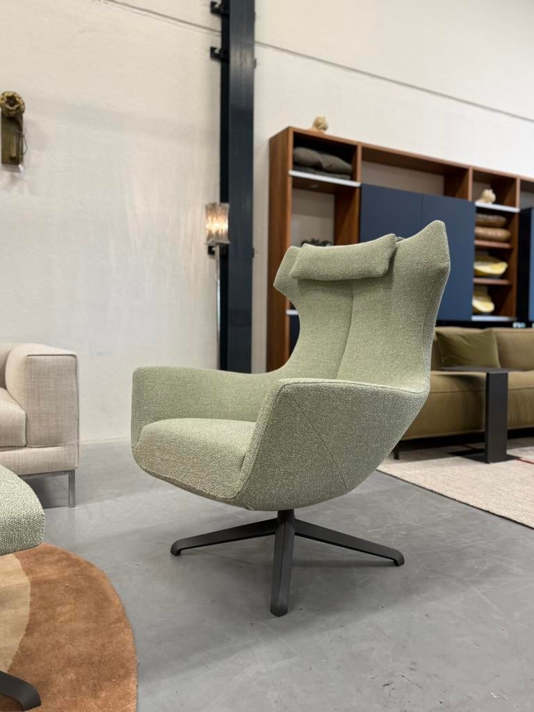 Nieuw Design on Stock Nosto Draai fauteuil Poef Groen Stof, Huis en Inrichting, Fauteuils, Leolux Harvink Jori Rolf Benz Gelderland Eyye Montis