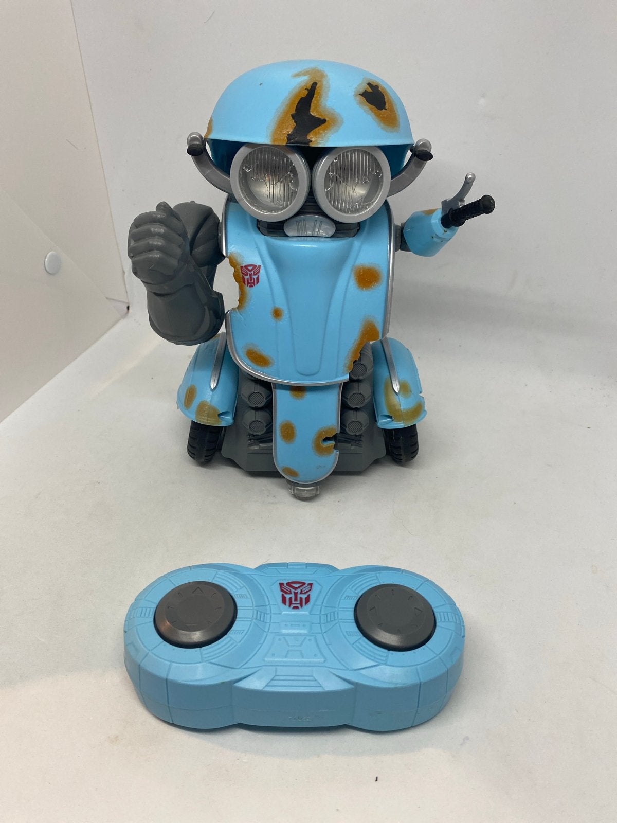 Hasbro Transformers: The Last Knight Autobot Sqweeks RC, Gebruikt, European Headquarters (Netherlands): Hasbro B.V., De Entree 240A, 1101 EE Amsterdam, Netherlands.