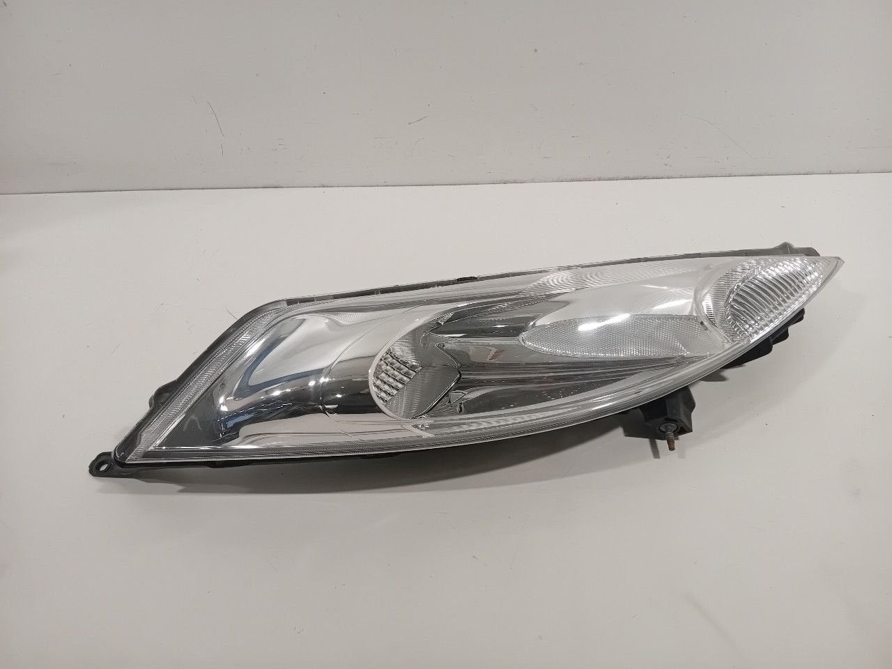 Koplamp rechts Nissan Juke, Auto-onderdelen, Verlichting, Onderdelen@venauto.nl, Van der Ven Autorecycling B.V., Gebruikt, Ettenseweg 76, 4706 PB Roosendaal, The Netherlands