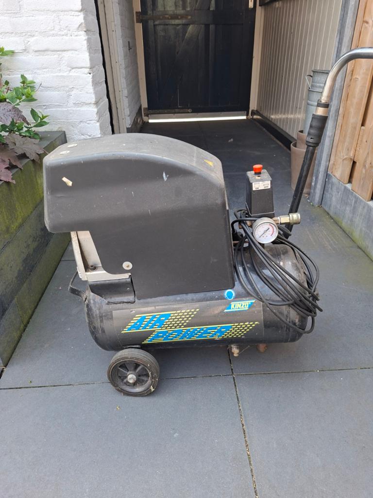 Kinzo lucht compressor met slang, Minder dan 25 liter, Ophalen, Gebruikt, Minder dan 200 liter/min