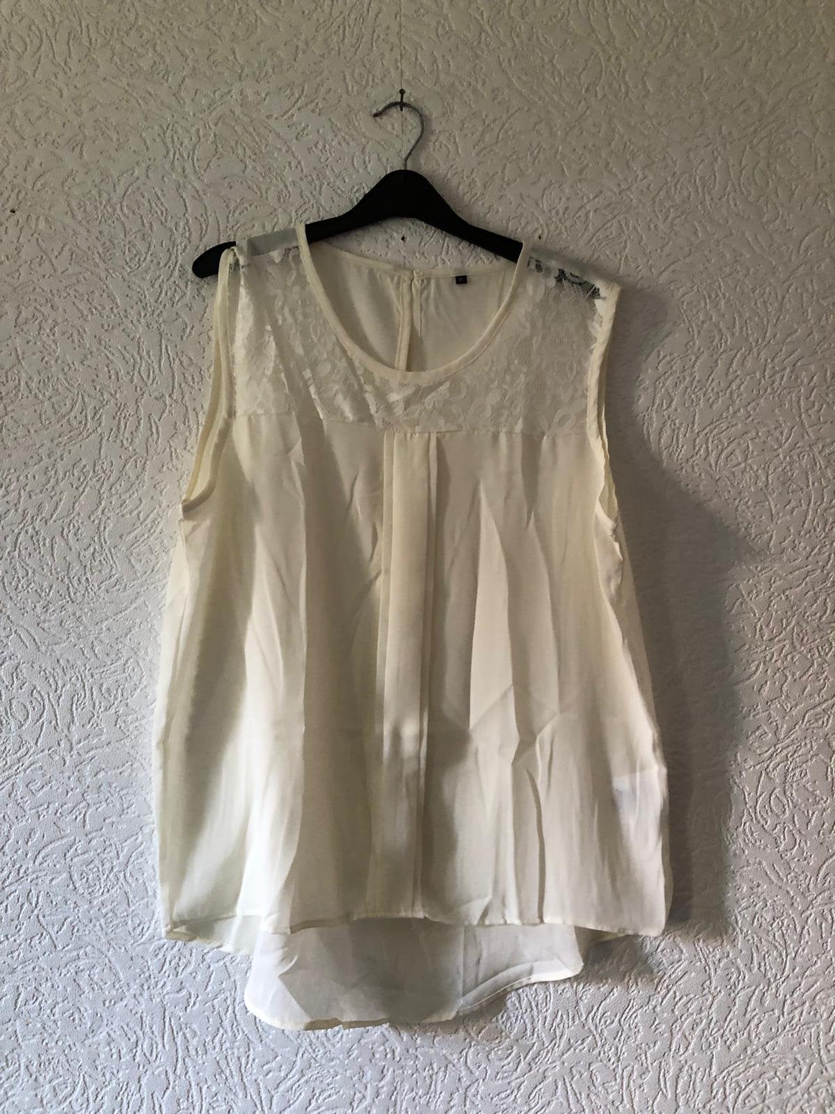 Maat XL - top met kant - cremekleur, Kleding | Dames, Overige kleuren, Maat 46/48 (XL) of groter, Ophalen of Verzenden, Zo goed als nieuw