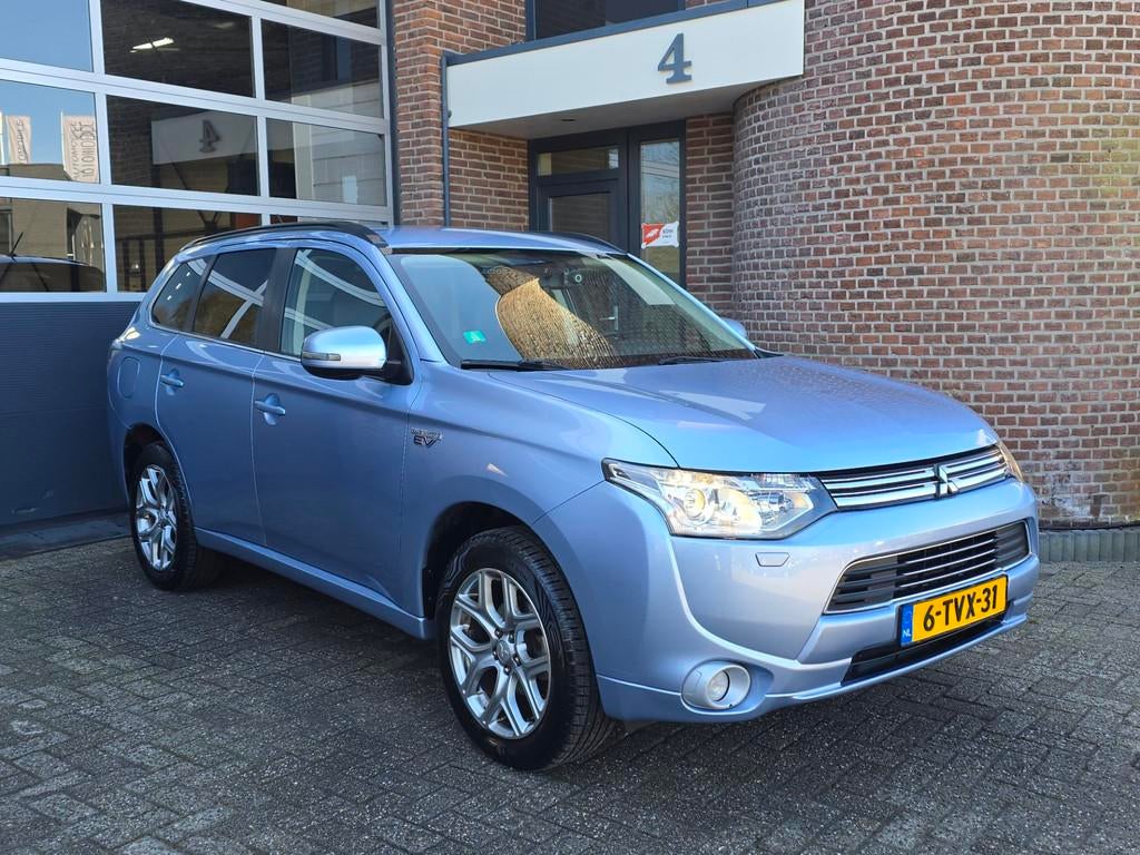 Mitsubishi Outlander 2.0 PHEV Executive Edition Apk |Nap |Cl, 4 cilinders, Blauw, Leder en Stof, Vierwielaandrijving