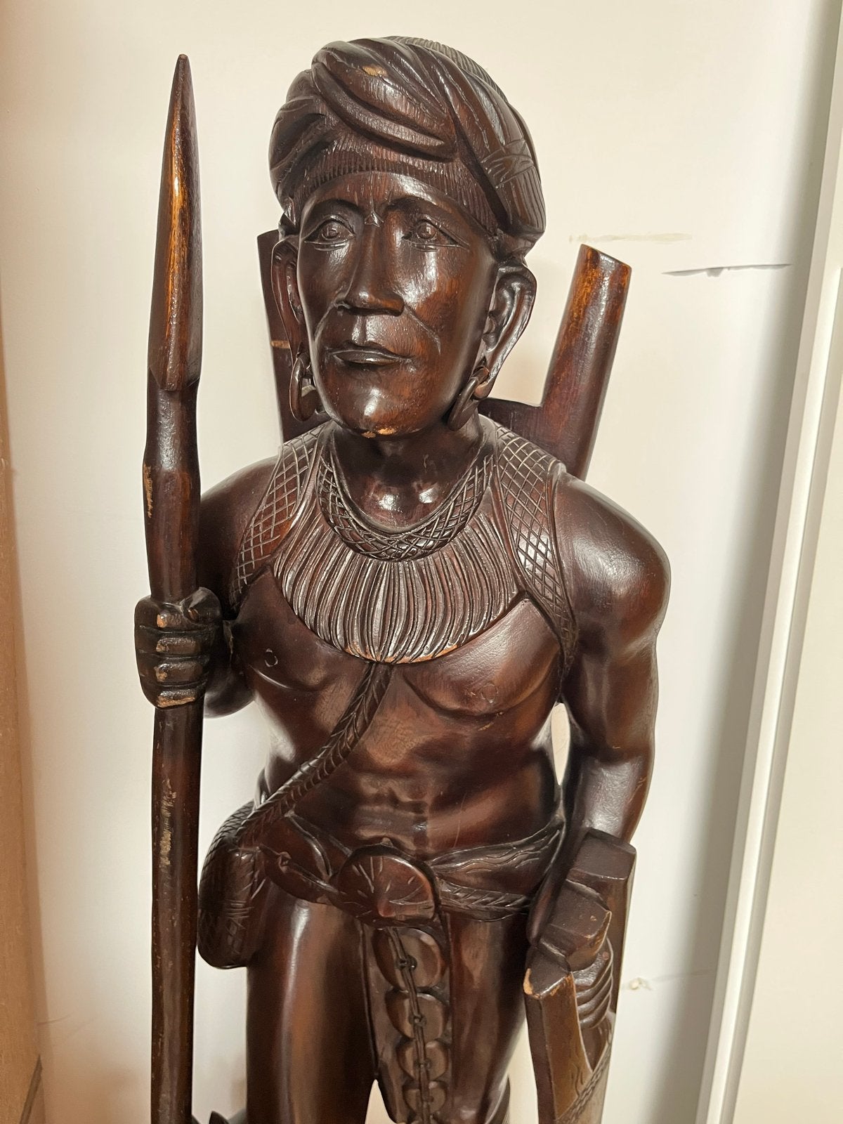 Groot houten beeld van een krijger met speer, Bruin, 120 cm, Indonesië, Ophalen