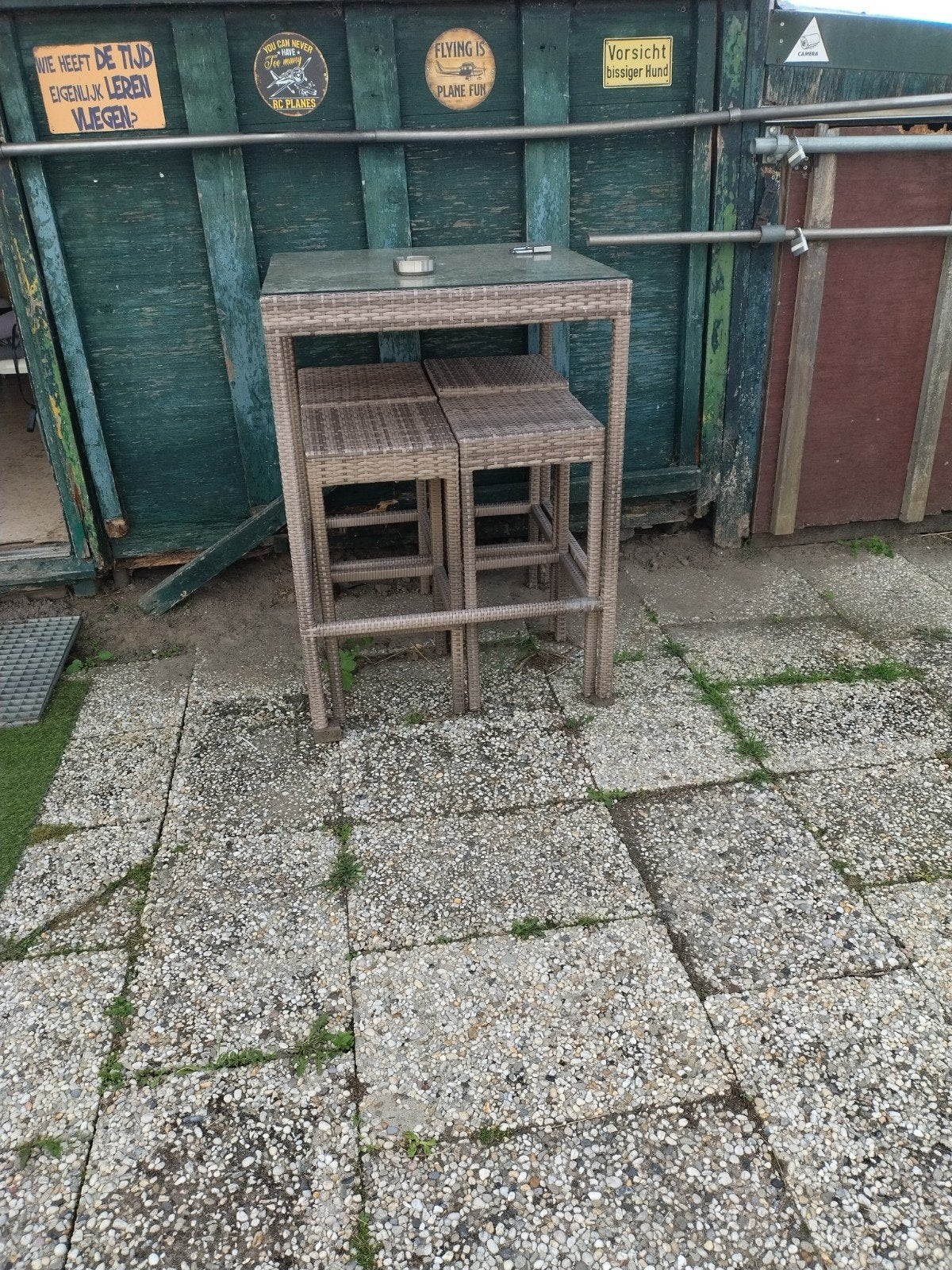 Bar tuinset met 4 krukken ., Ophalen of Verzenden, Gebruikt, 4 zitplaatsen