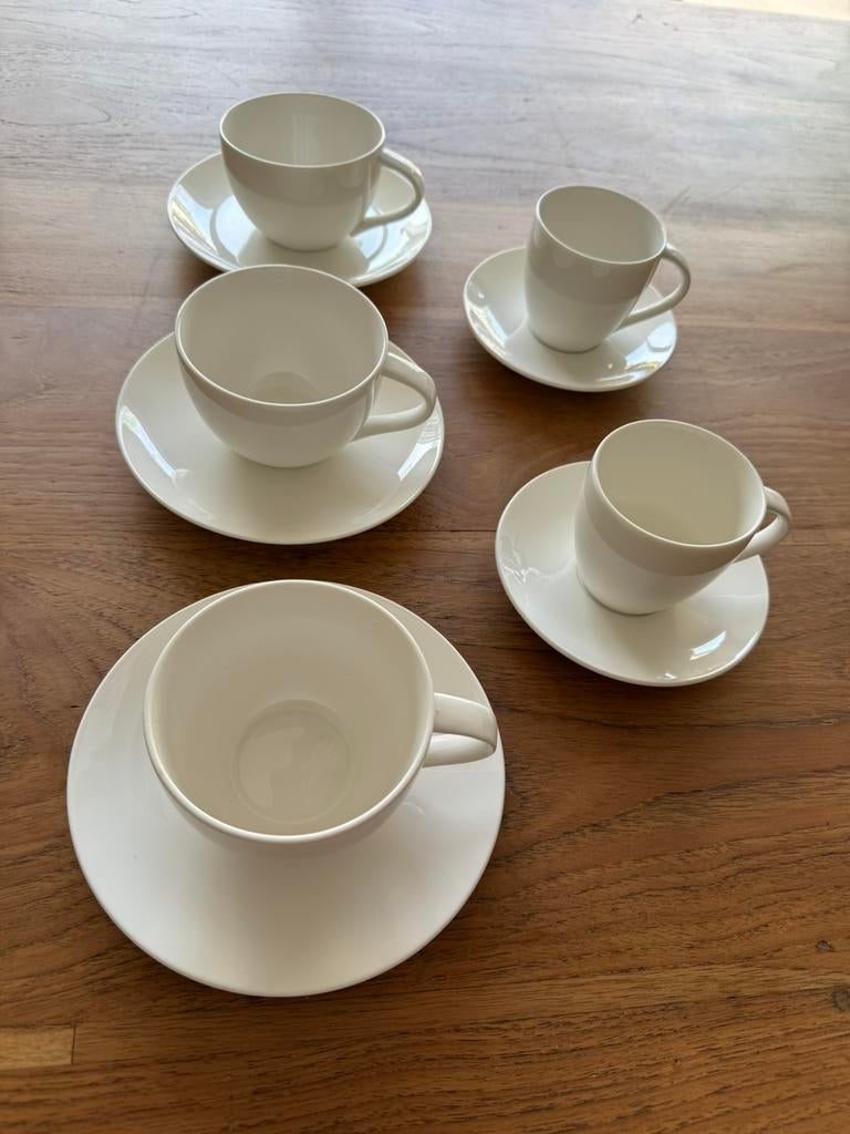 V&D SUPER BONE, drie cappucino- en twee koffiekopjes, Ophalen of Verzenden, Zo goed als nieuw, Overige stijlen, Kop(pen) en/of Schotel(s)