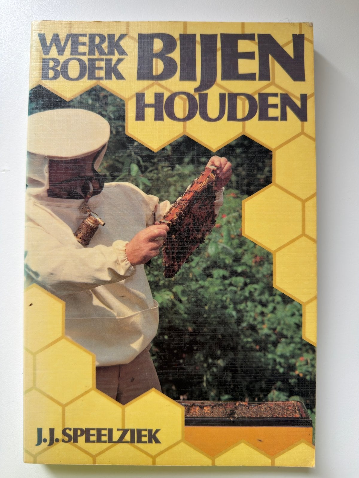 Werkboek Bijenhouden – J.J. Speelziek – imkeren / bijenteelt, Ophalen of Verzenden, Zo goed als nieuw