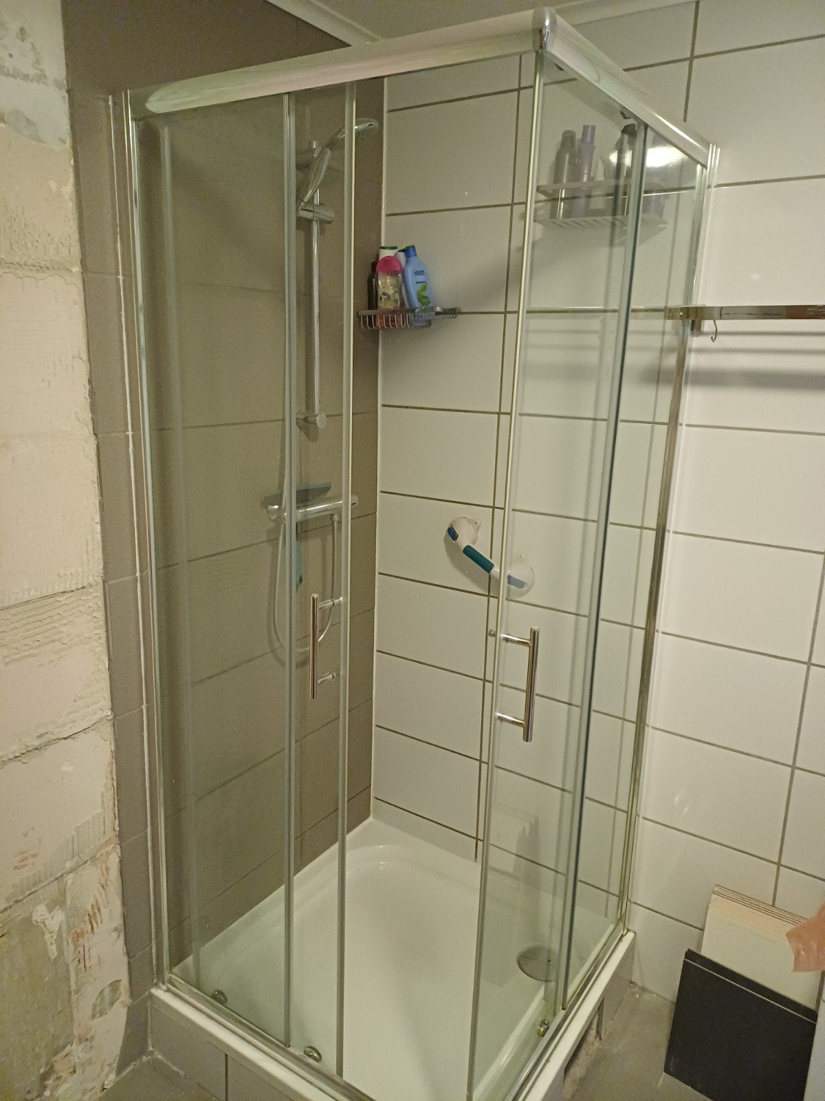 koopje 2 glas deuren 2 vaste glas platen
Chrome profielen Ch, Huis en Inrichting, Ophalen of Verzenden, Zo goed als nieuw