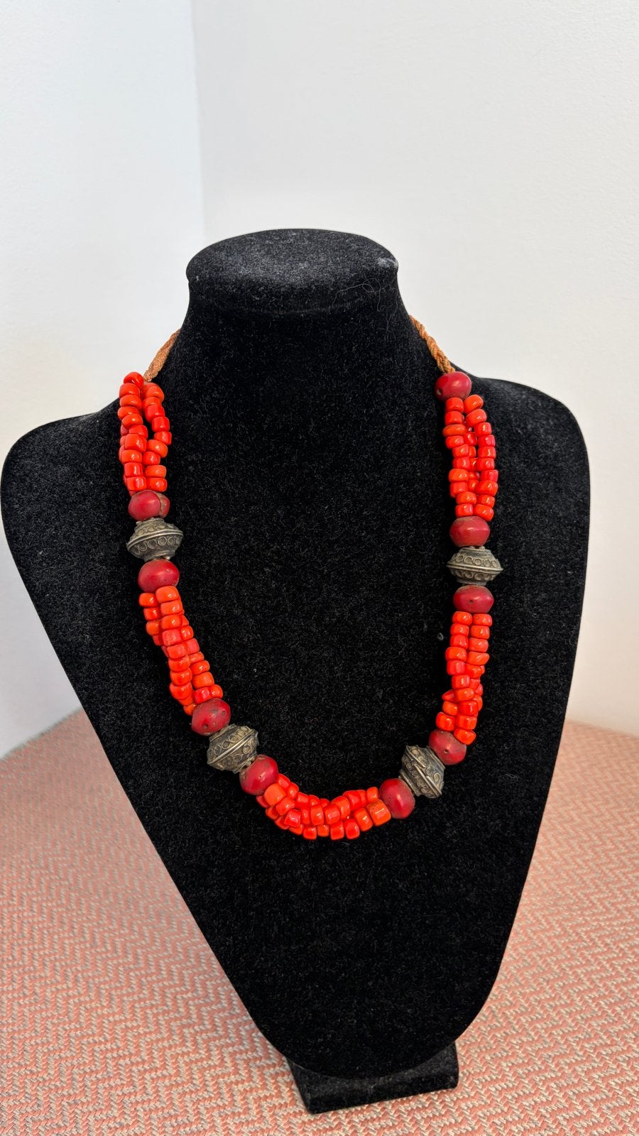 Prachtige echte bloedkoraal ketting met mooie zilveren krale, Sieraden, Tassen en Uiterlijk, Kettingen, Gebruikt, Ophalen of Verzenden