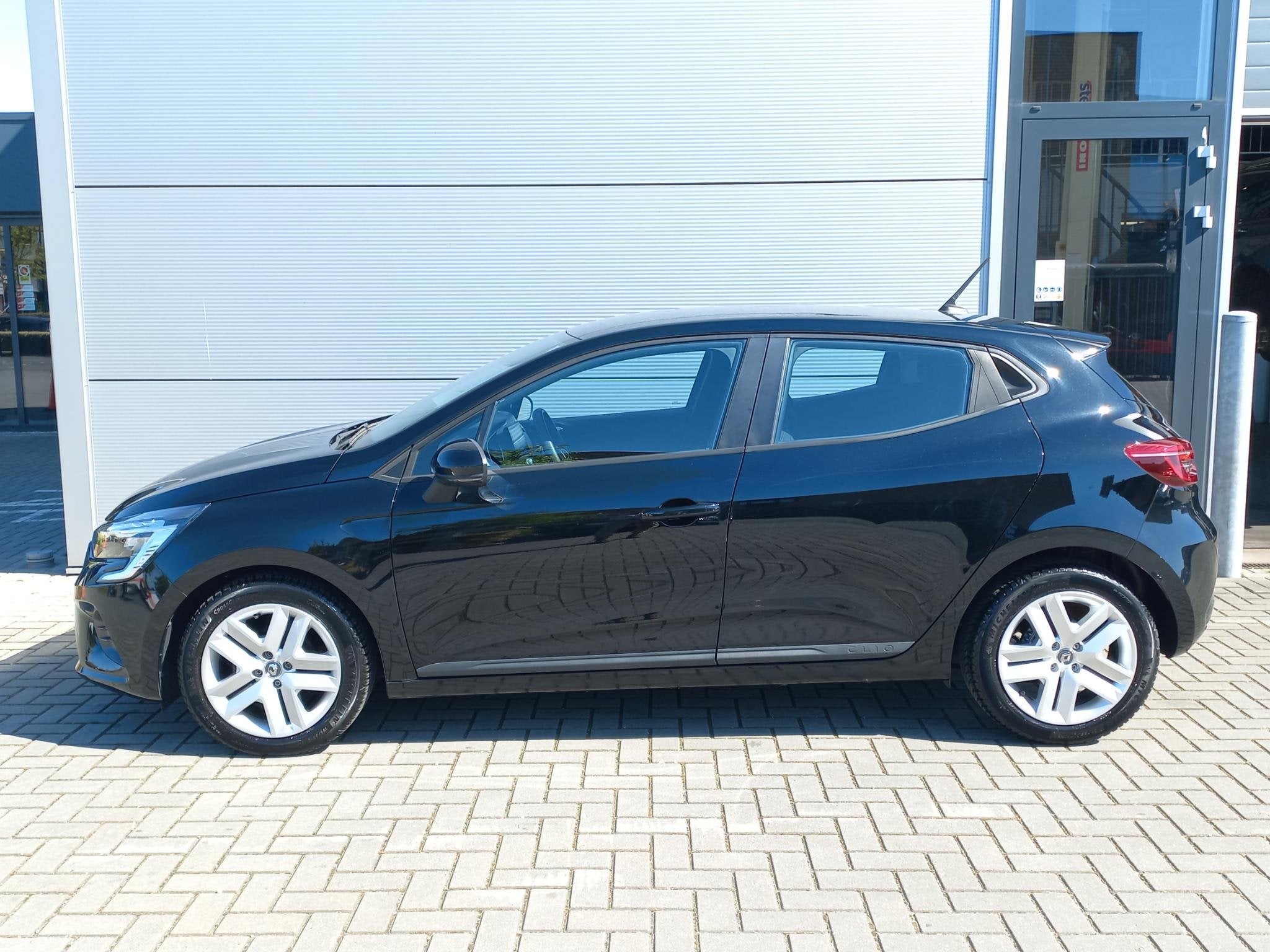 Renault Clio 1.0 TCe Zen | Airconditioning | Navigatie | Par, Voorwielaandrijving, Stof, Gebruikt, Origineel Nederlands