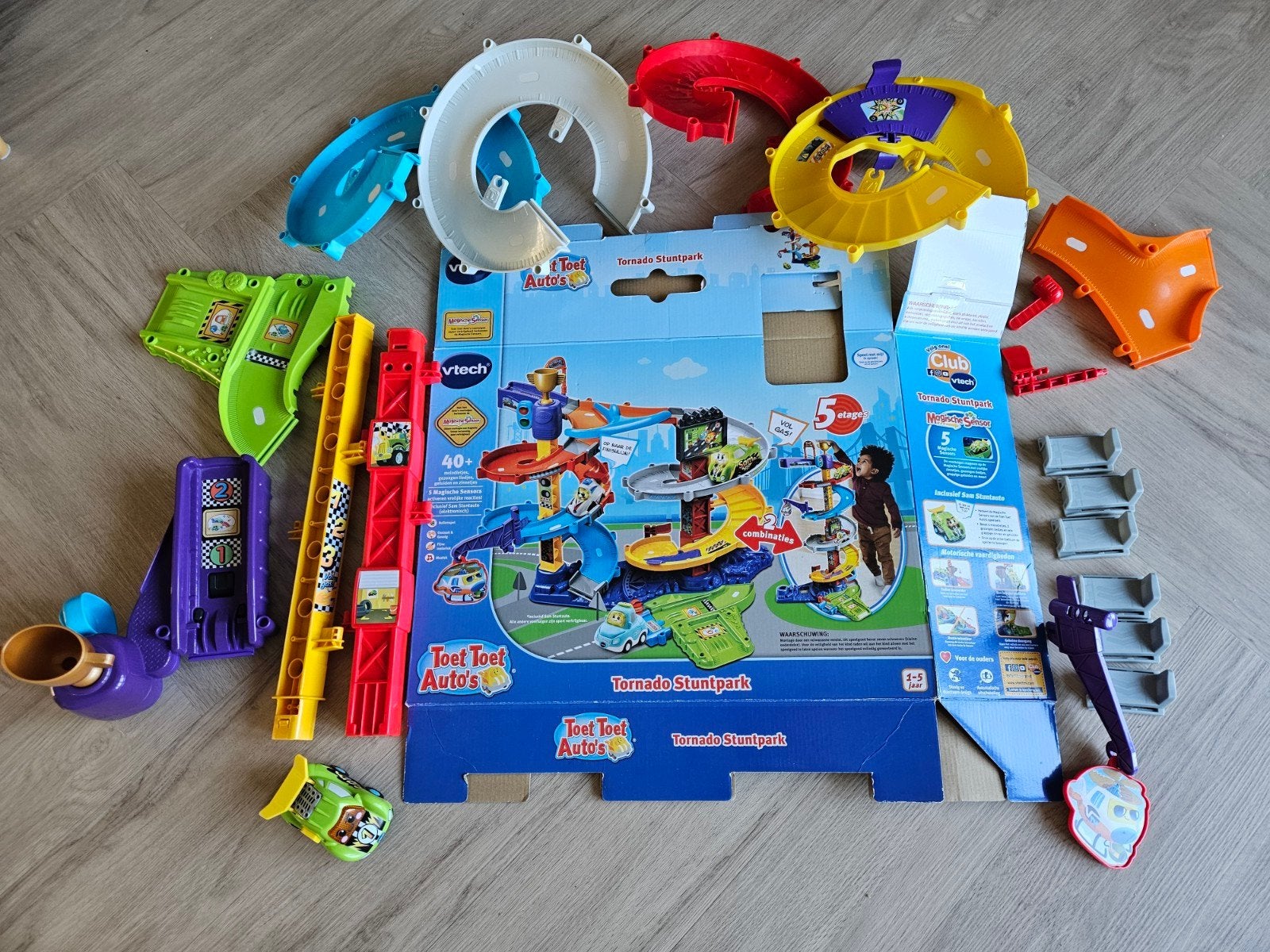 toettoet tornado stuntpark, Kinderen en Baby's, Ophalen of Verzenden, Zo goed als nieuw, 2 tot 4 jaar