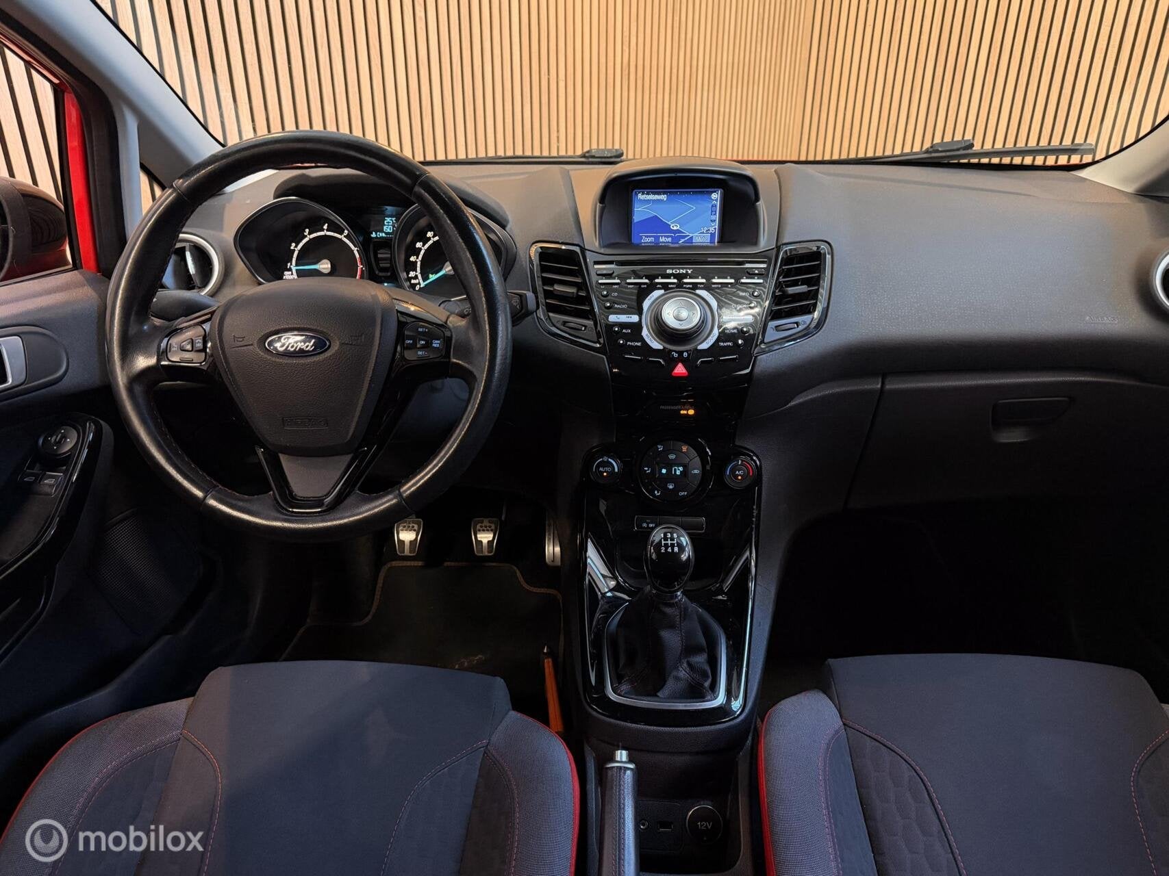 Ford Fiesta 1.0 EcoBoost Red Edition ST-Line NAVI BT DAB PDC, Auto's, Ford, Voorwielaandrijving, Stof, 1028 kg, Origineel Nederlands