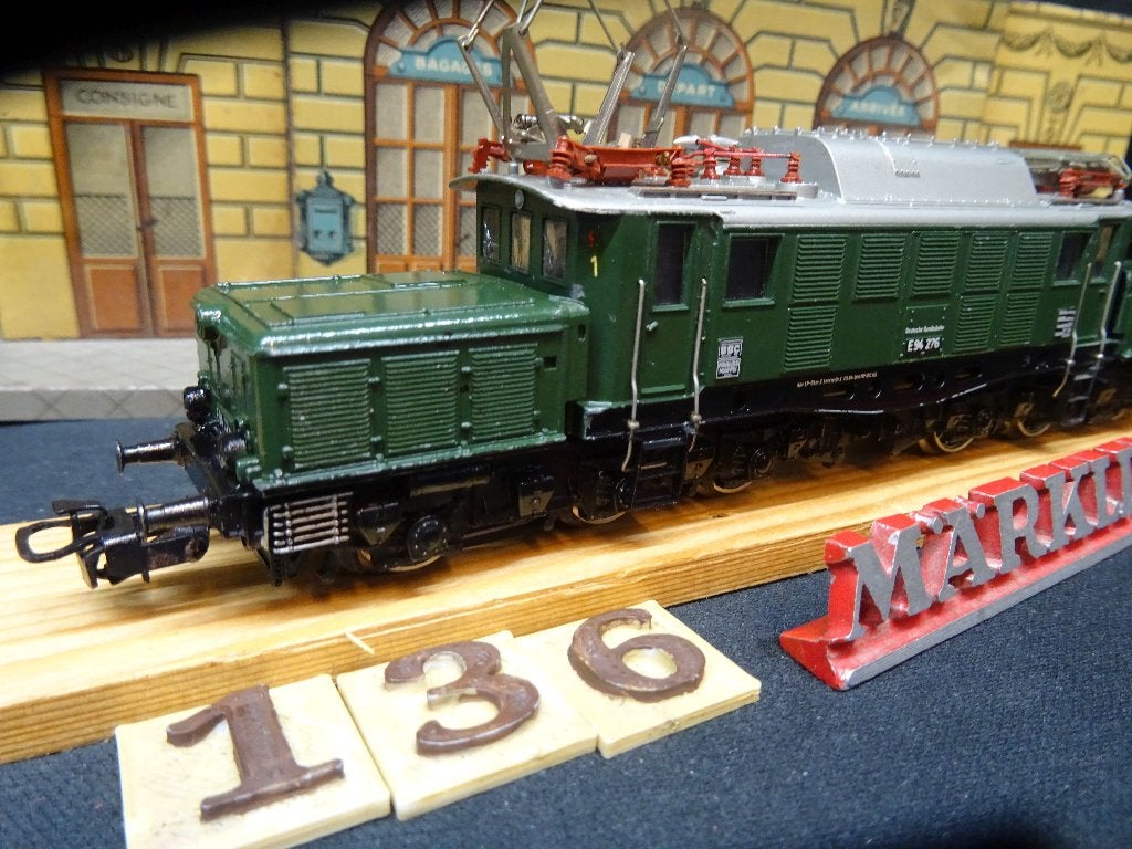 136=Marklin 3022 E94 van de Duitse spoorwegen.249, Wisselstroom, Gebruikt, Locomotief, Ophalen of Verzenden