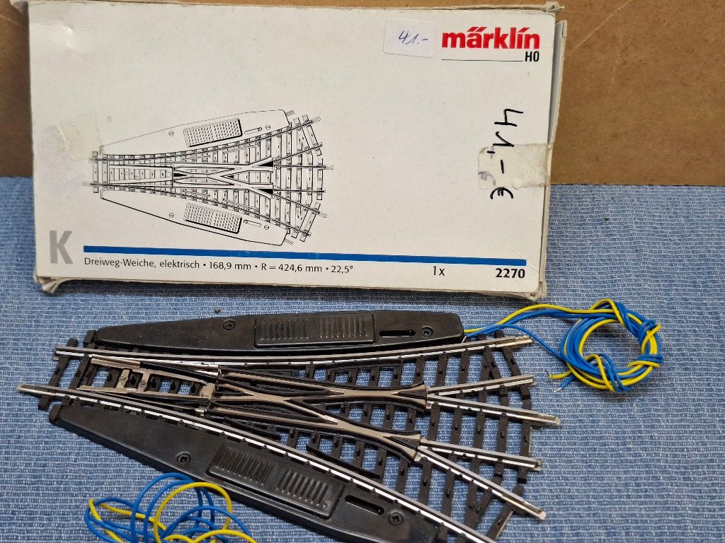 MARKLIN  K  1 X 2270  DRIEWEGWISSEL ELEKTRICE, Hobby en Vrije tijd, Modeltreinen | H0, Wisselstroom, Gebruikt, Rails, Ophalen of Verzenden