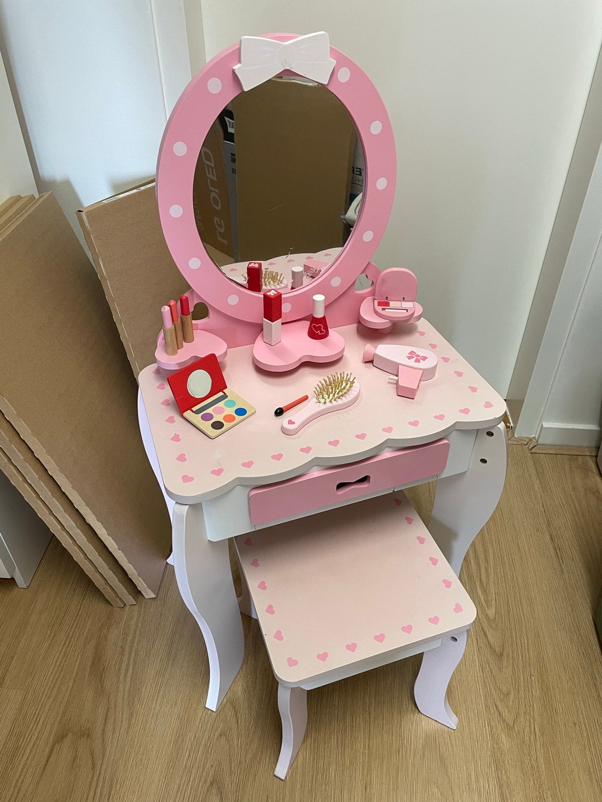 Houten kaptafeltje met krukje en accessoires, Ophalen, Gebruikt, Meisje