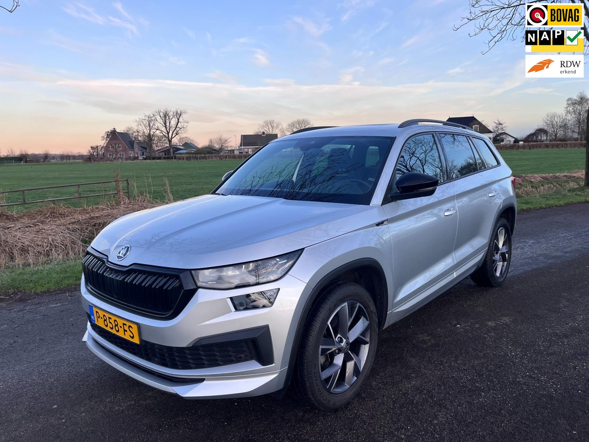 Skoda Kodiaq 1.5 TSI Sportline Business,1e eig, facelift, tr, Auto's, Dealer onderhouden, Euro 6, 4 cilinders, 150 pk