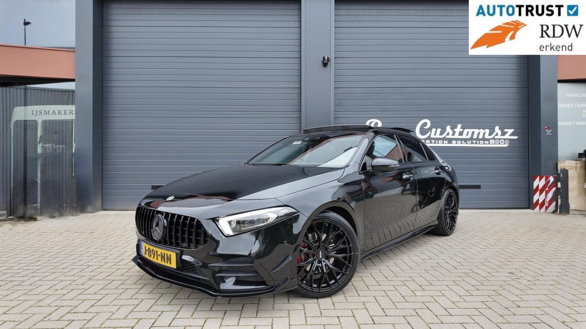 Mercedes A-klasse 180 AMG - Memory - Pano - Sfeer - Keyless, 136 pk, 4 cilinders, Zwart, Origineel Nederlands