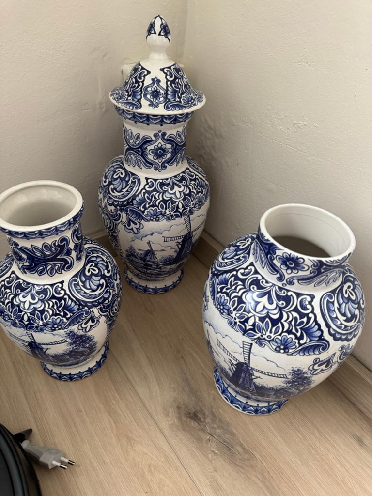 Set van 3 Delfts blauwe vazen met molen decoratie, Antiek en Kunst, Ophalen