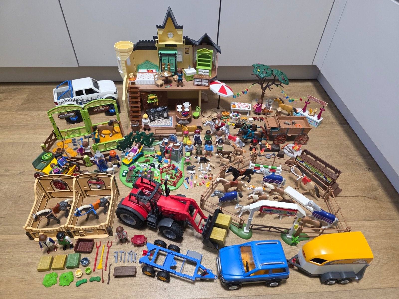 Playmobil 9475 spirit huis, koets, paarden, tractor en meer, Kinderen en Baby's, Speelgoed | Playmobil, Ophalen of Verzenden, Gebruikt