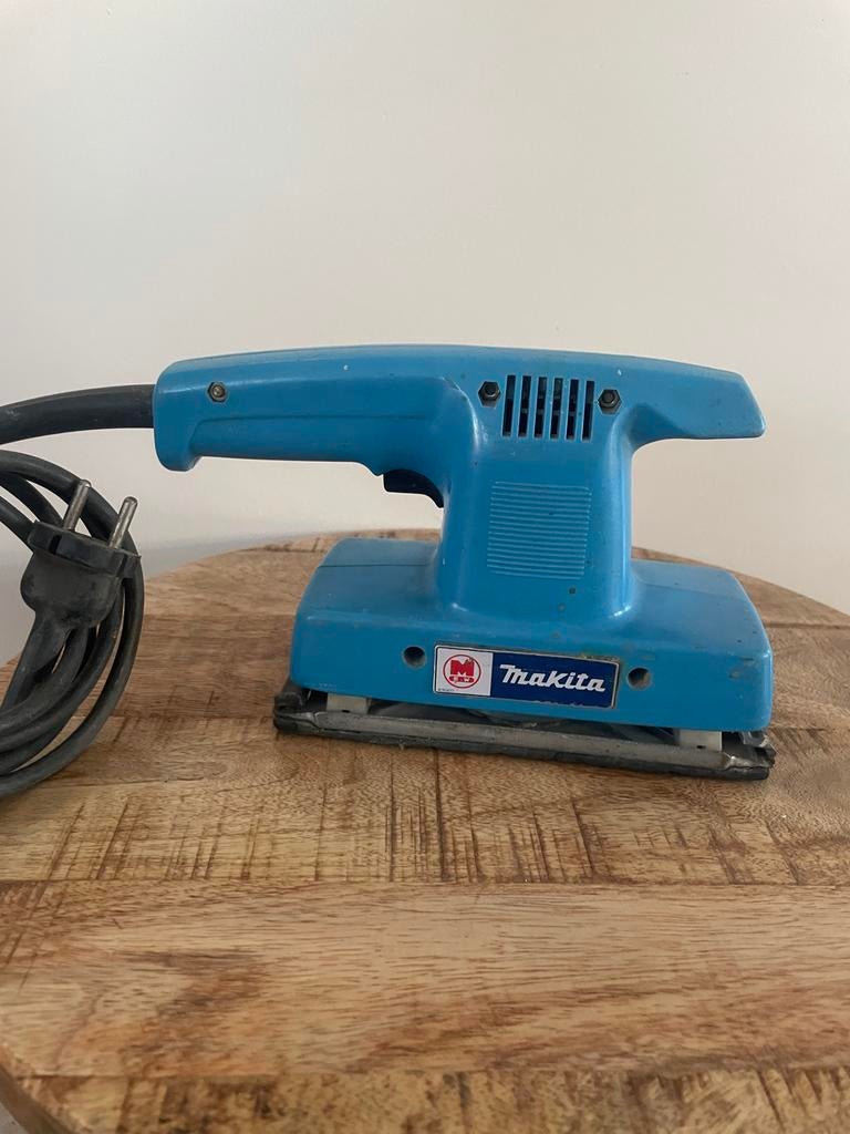Makita Vlakschuurmachine 9035 SB, Doe-het-zelf en Verbouw, Ophalen of Verzenden, Gebruikt, Minder dan 600 watt, Vlakschuurmachine
