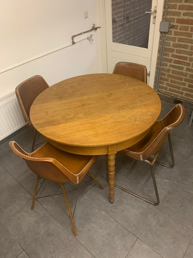 Houten eettafel met 4 stoelen, Huis en Inrichting, Tafels | Eettafels, Gebruikt, 100 tot 150 cm, Rond, Ophalen of Verzenden