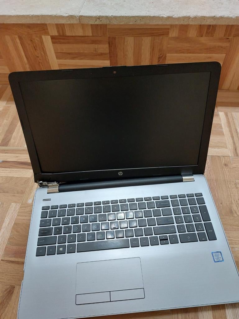 HP laptop met defect scherm - Ideaal voor onderdelen, Computers en Software, Windows Laptops, Niet werkend, 15 inch, Ophalen of Verzenden