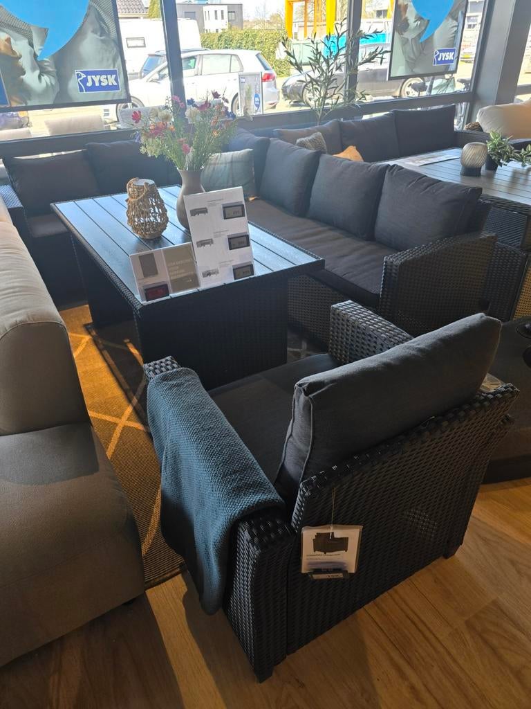 Loungebank met tafel (zonder stoel), Tuin en Terras, Tuinsets en Loungesets, Ophalen, 4 zitplaatsen, Gebruikt, Bank