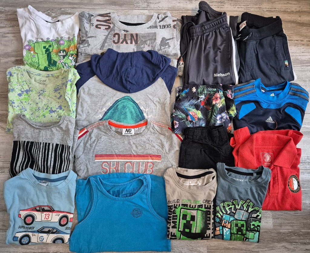 14-delig pakket 128 voor €20,- (Feyenoord/Minecraft/Adidas), Ophalen of Verzenden, Zo goed als nieuw, Maat 128
