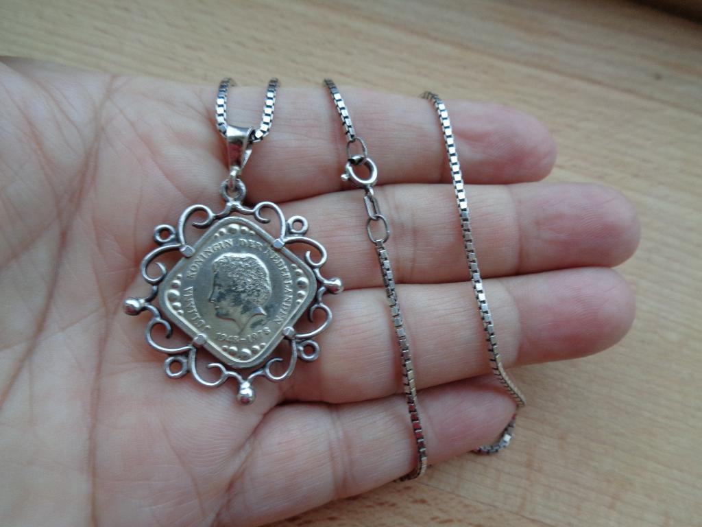 zilveren ketting met munt Koningin Juliana [764], Verzenden, Zo goed als nieuw, Zilver, Overige materialen