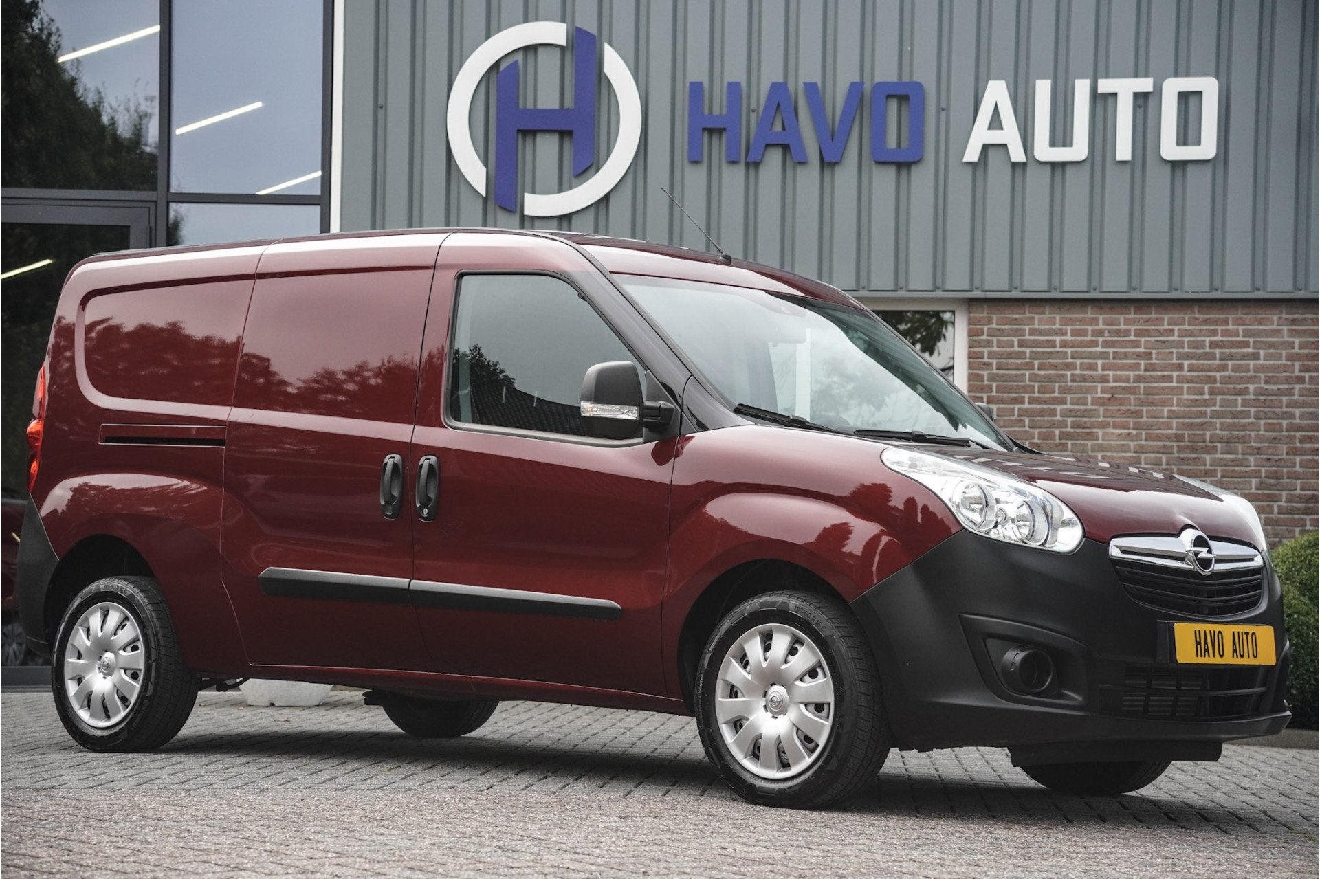 Opel Combo Maxi 1.4 Benzine 120PK L2, AIRCO, TREKHAAK INCL., Voorwielaandrijving, Stof, Gebruikt, Zwart