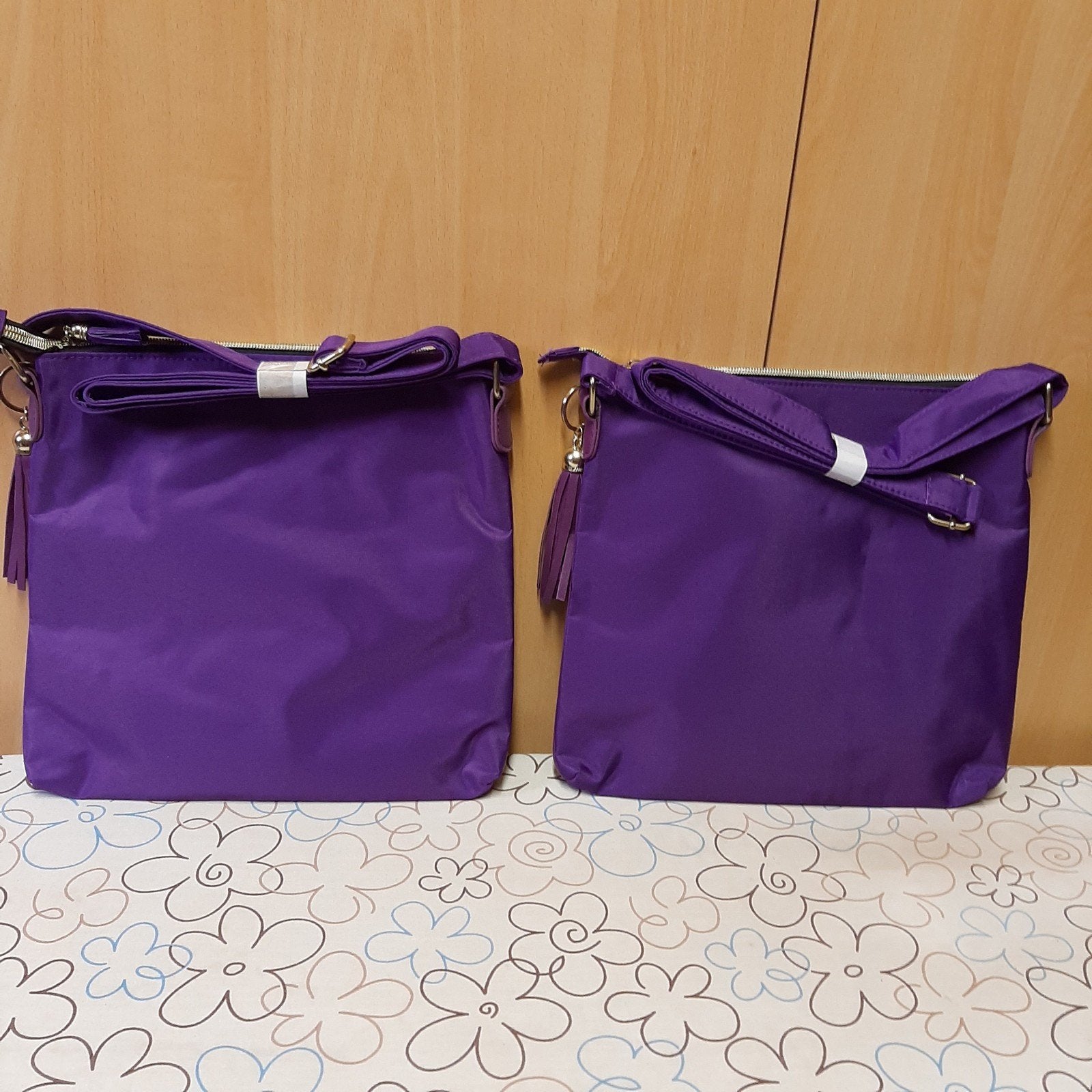4 paarse schoudertassen - ideaal voor carnavalsgroep, Ophalen of Verzenden, Zo goed als nieuw, Carnaval, Accessoires