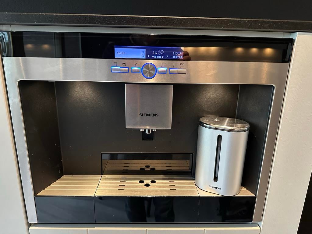 Siemens Inbouw Koffiemachine TK76K573/06, Witgoed en Apparatuur, Ophalen, Afneembaar waterreservoir, Espresso apparaat, 10 kopjes of meer