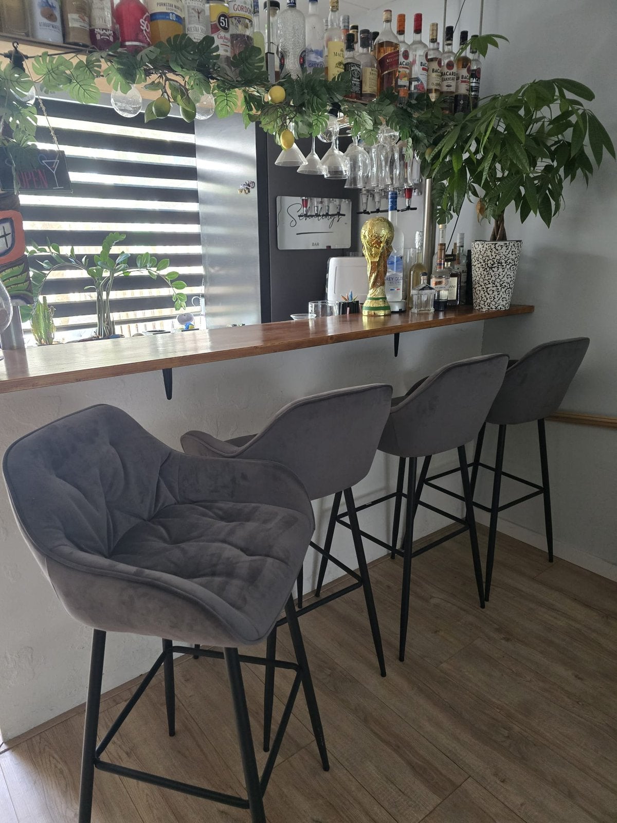Barkrukken | Grijs Velvet | 4 stuks, 4 krukken, Ophalen, Zo goed als nieuw, 60 tot 90 cm