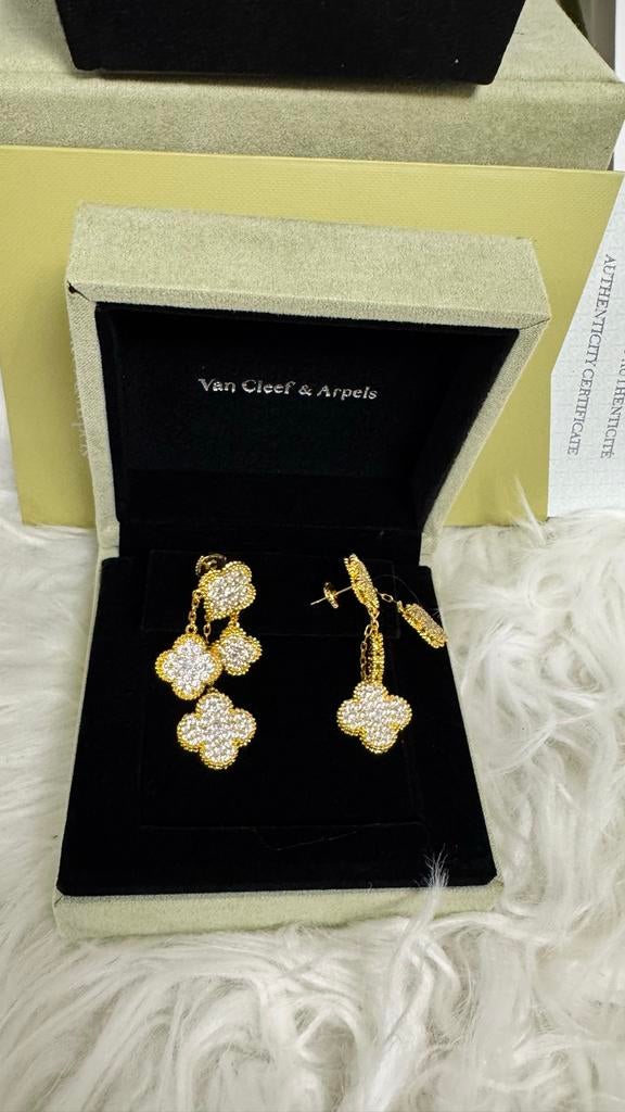 Van Cleef & Arpels  Oorbellen Goud met Kristal VERGULD, Met kristal, Overige materialen, Hangers, Ophalen of Verzenden
