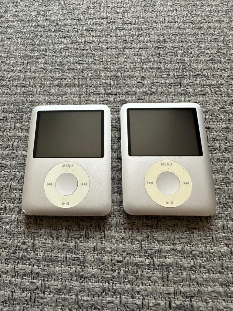 2 x apple ipod, Classic, Ophalen of Verzenden, Zo goed als nieuw, Zilver