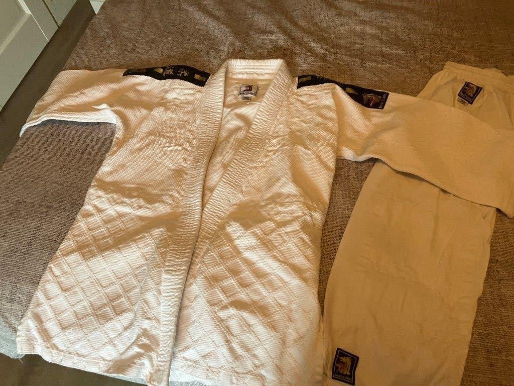 Judo pak matsuru 160, Sport en Fitness, Vechtsporten en Zelfverdediging, Ophalen, Maat XS of kleiner, Judo, Zo goed als nieuw