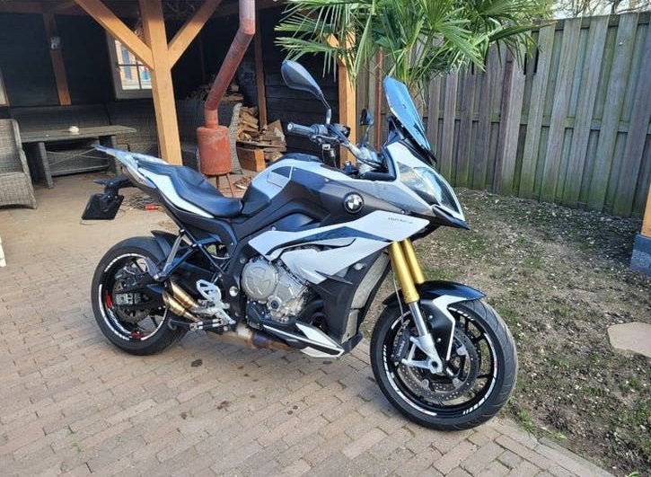 Exclusieve zeer mooie BMW S1000XR, Handvatverwarming, 4 cilinders, Motorrijbewijs A, Gebruikt