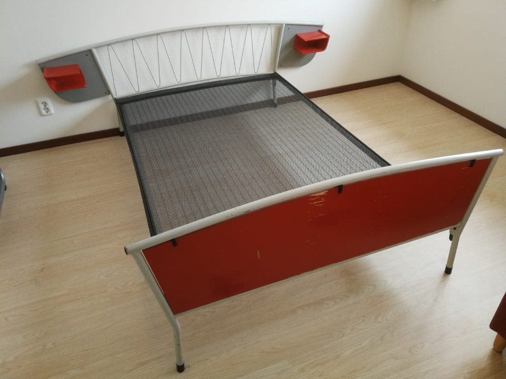 Metalen retro bedframe. Jaren 50-bed 120 x 190., Huis en Inrichting, Ophalen, Gebruikt, Tweepersoons, 190 cm of minder