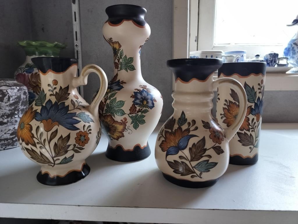 Mooie set Flora Gouda Plateel vazen en kannen, Ophalen