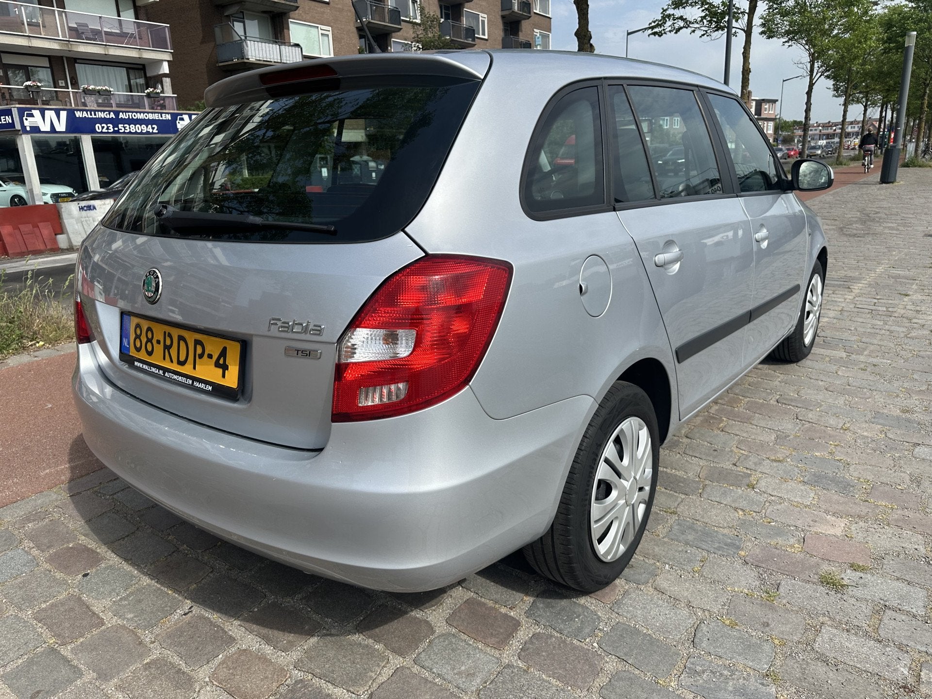 Skoda Fabia Combi 1.2 TSI Ambition airco/ecc apk keurige aut, Voorwielaandrijving, Euro 5, Zwart, 4 cilinders